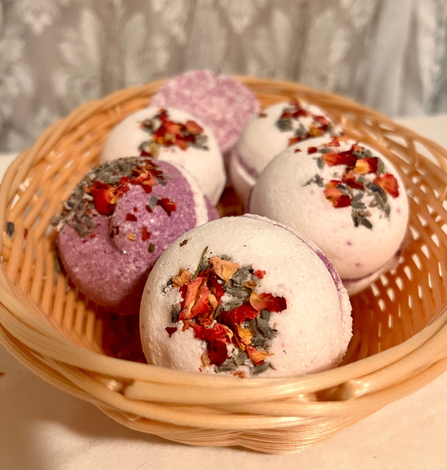 Lavender Bath bombs/bath fizzies/lavender bath bomb/all natural bath fizzies/bath gifts/